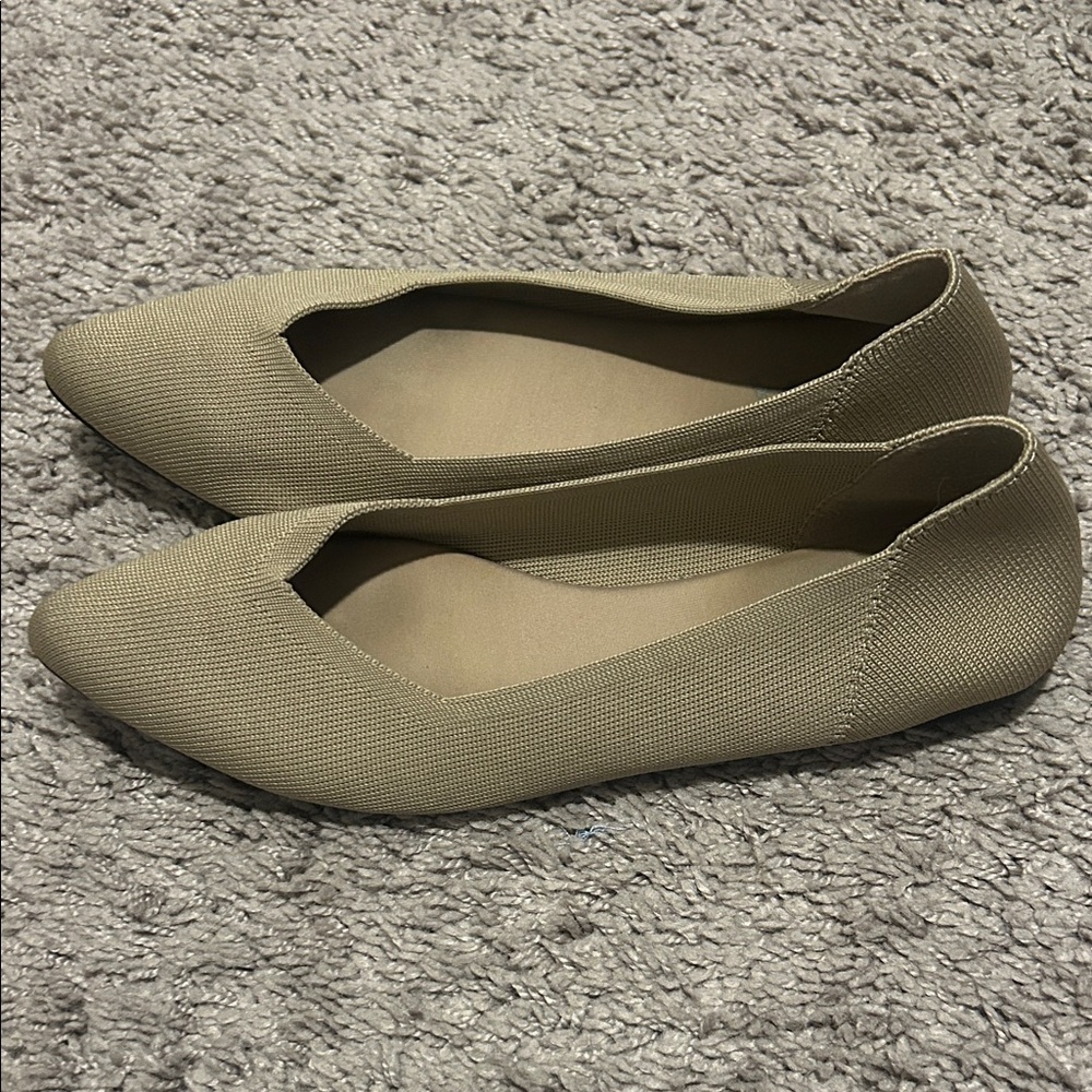 MIA Knit Pointed Flats | Neutral Beige | Women’s Size 6.5 | Great Condition
